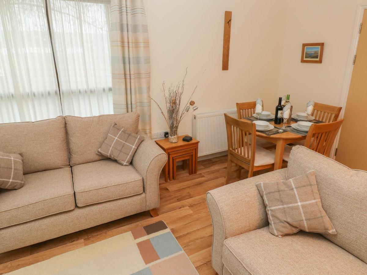 2 Chandlers Yard Burry Port Bagian luar foto