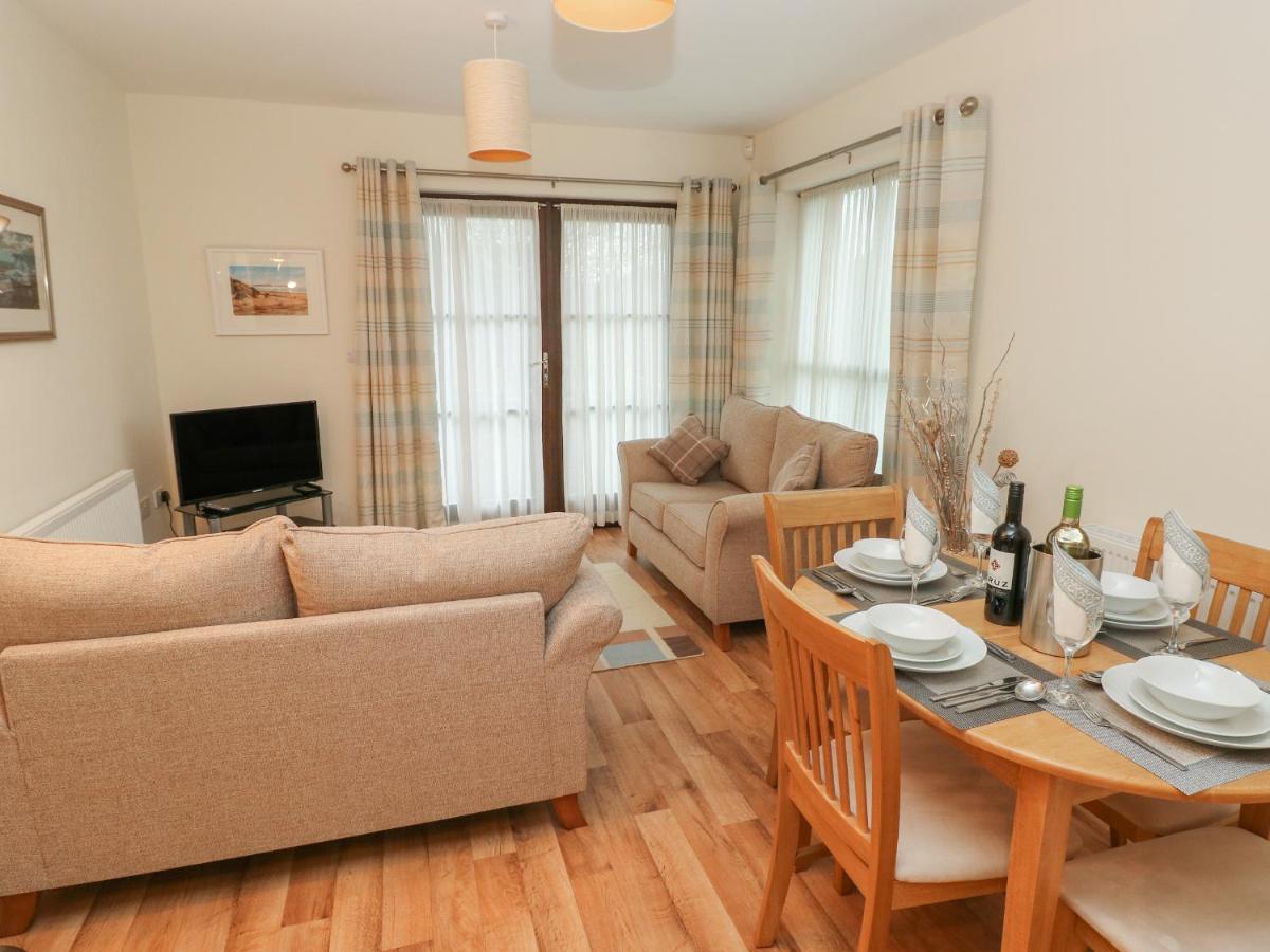 2 Chandlers Yard Burry Port Bagian luar foto