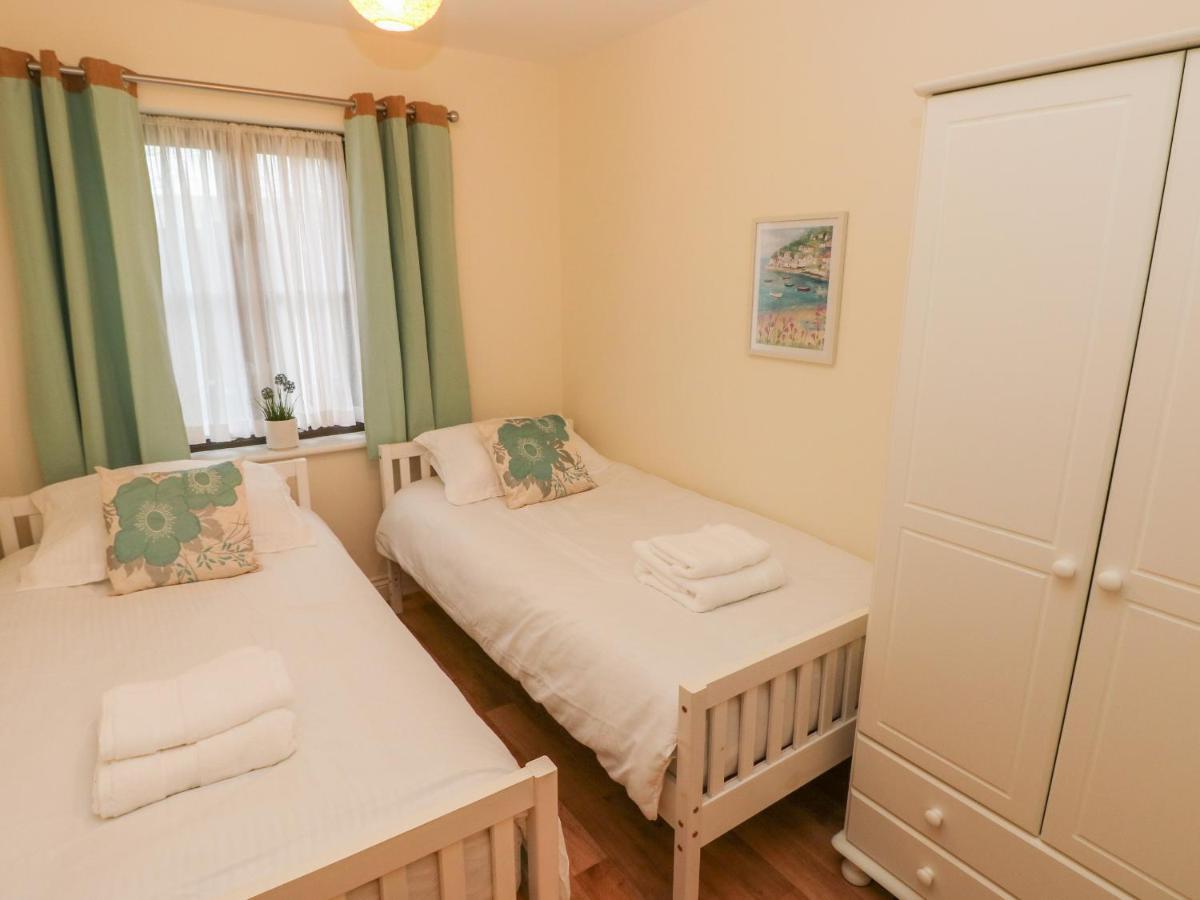 2 Chandlers Yard Burry Port Bagian luar foto
