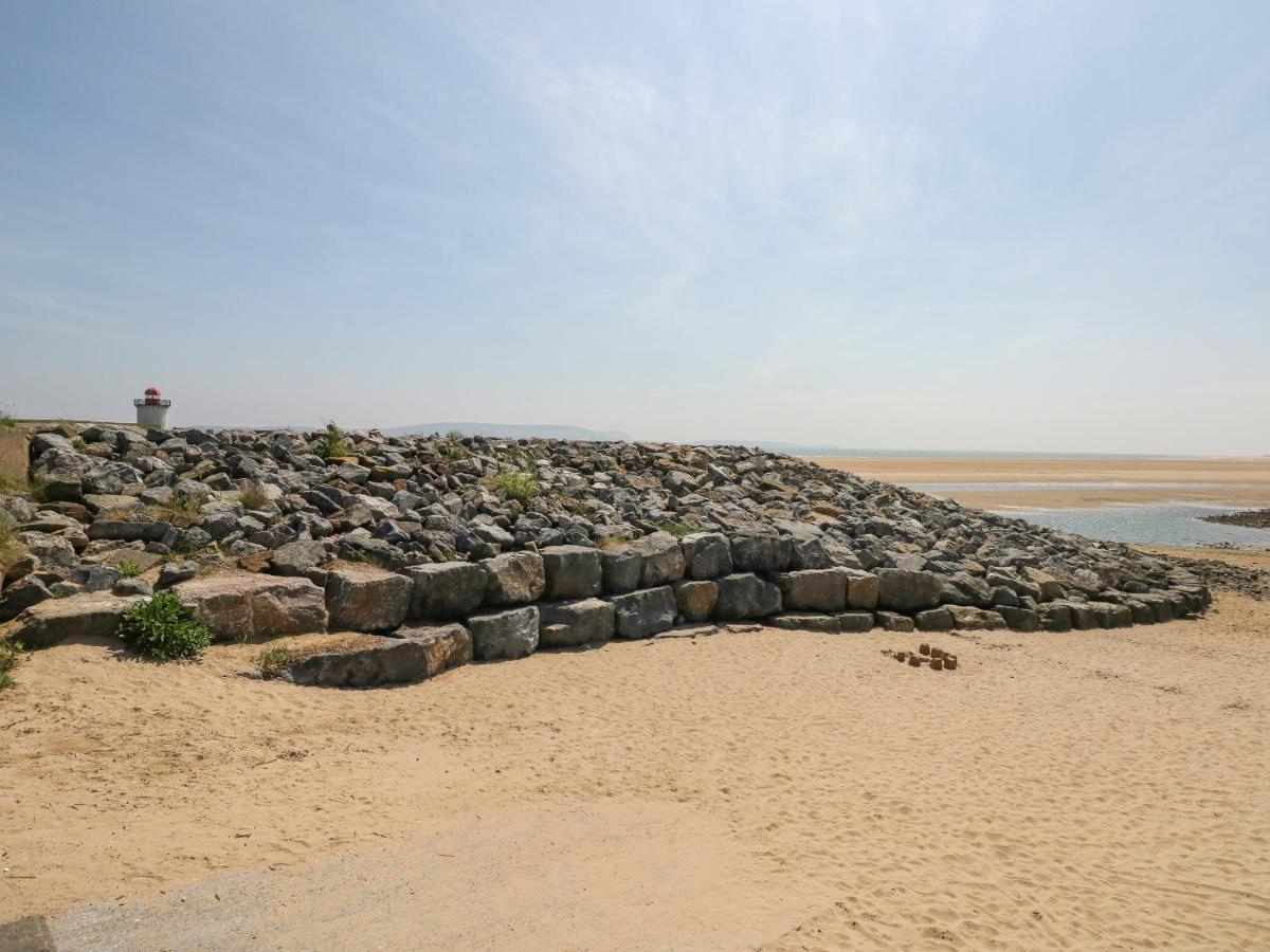 2 Chandlers Yard Burry Port Bagian luar foto